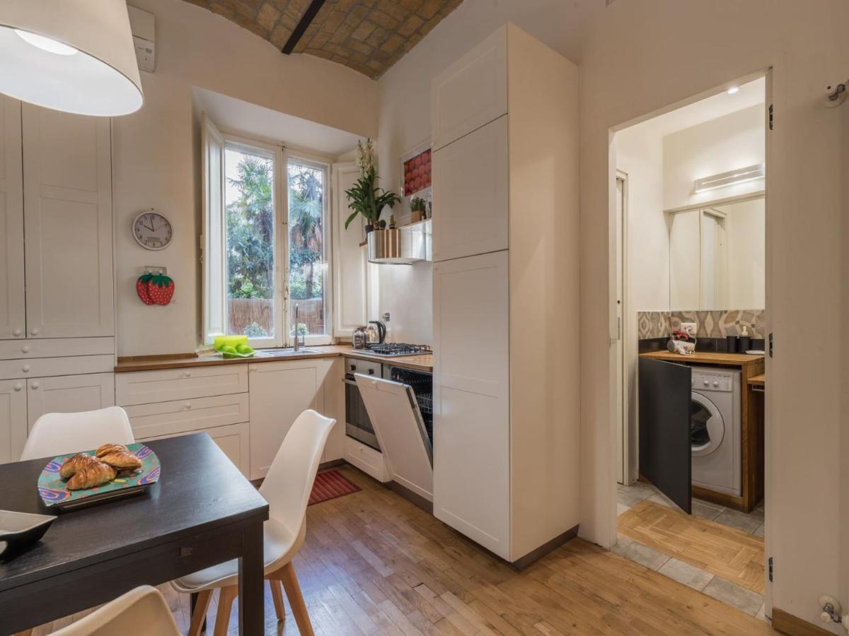 The Best Rent - Elegant Flat Near Colosseum Rzym Zewnętrze zdjęcie