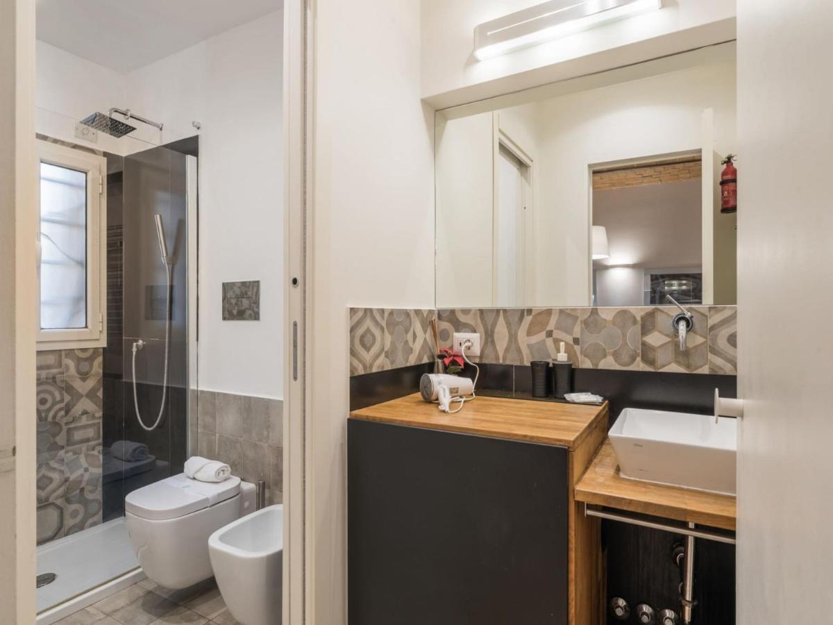 The Best Rent - Elegant Flat Near Colosseum Rzym Zewnętrze zdjęcie